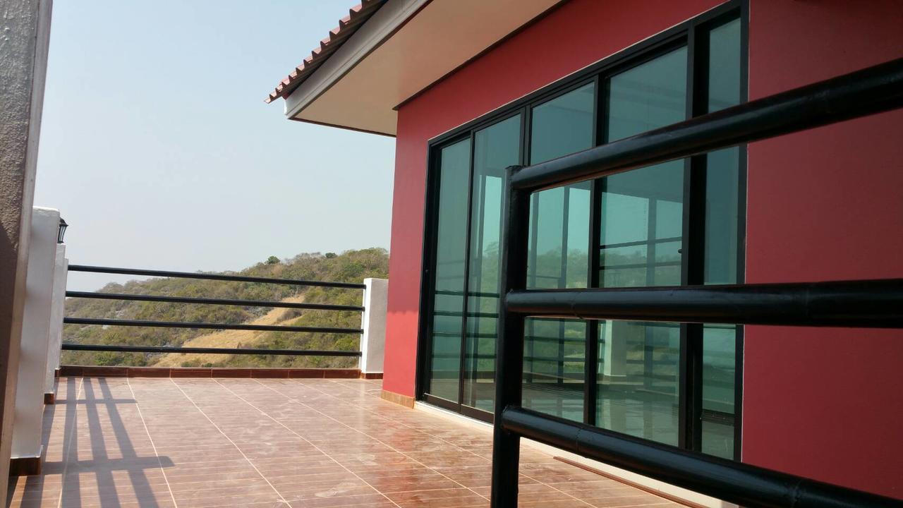 Ocean View Resort - Koh Sichang Экстерьер фото