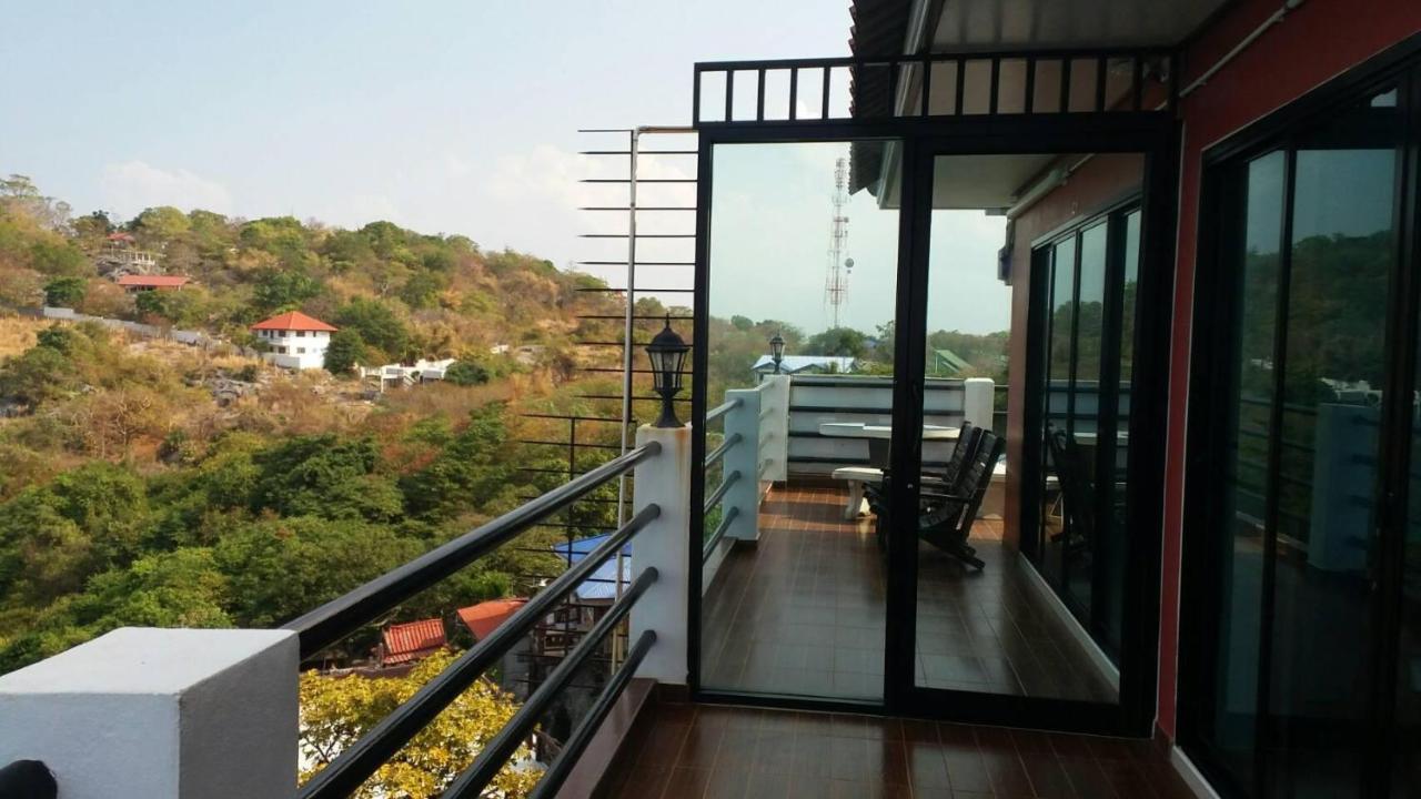 Ocean View Resort - Koh Sichang Экстерьер фото