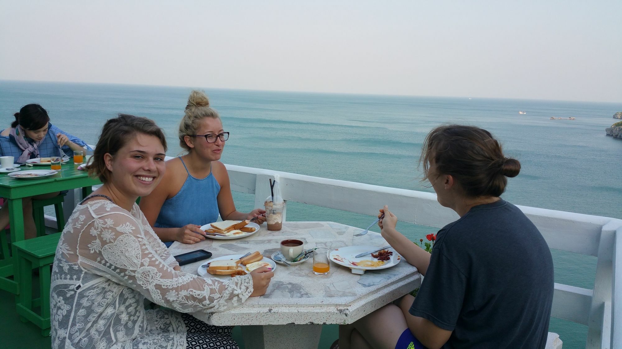 Ocean View Resort - Koh Sichang Экстерьер фото